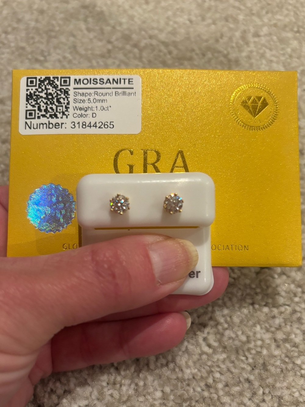 NWT 1.0 ct  Moissanite Round Brilliant Stud Earrings in Gold Tone